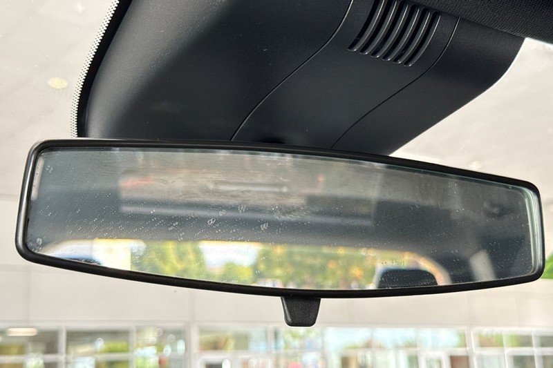 Chevrolet Silverado EV Vehicle Full-screen Gallery Image 24