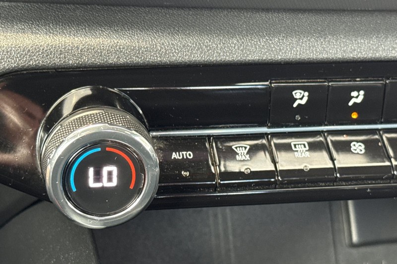 Chevrolet Silverado EV Vehicle Full-screen Gallery Image 28