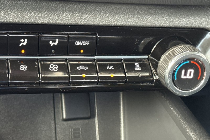 Chevrolet Silverado EV Vehicle Full-screen Gallery Image 29