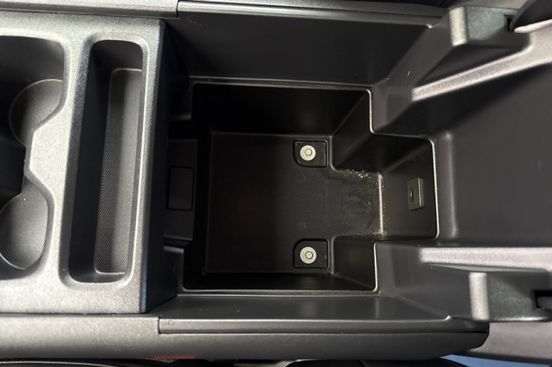 Chevrolet Silverado EV Vehicle Full-screen Gallery Image 31