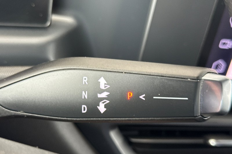 Chevrolet Silverado EV Vehicle Full-screen Gallery Image 32