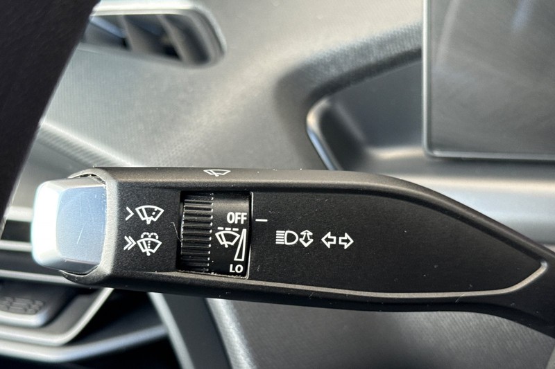 Chevrolet Silverado EV Vehicle Full-screen Gallery Image 35