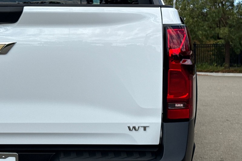 Chevrolet Silverado EV Vehicle Full-screen Gallery Image 50