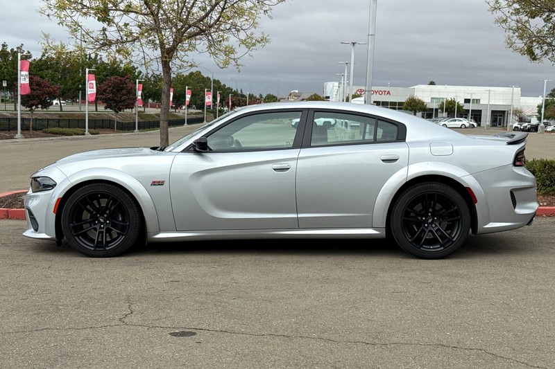 Dodge Charger Vehicle Full-screen Gallery Image 07
