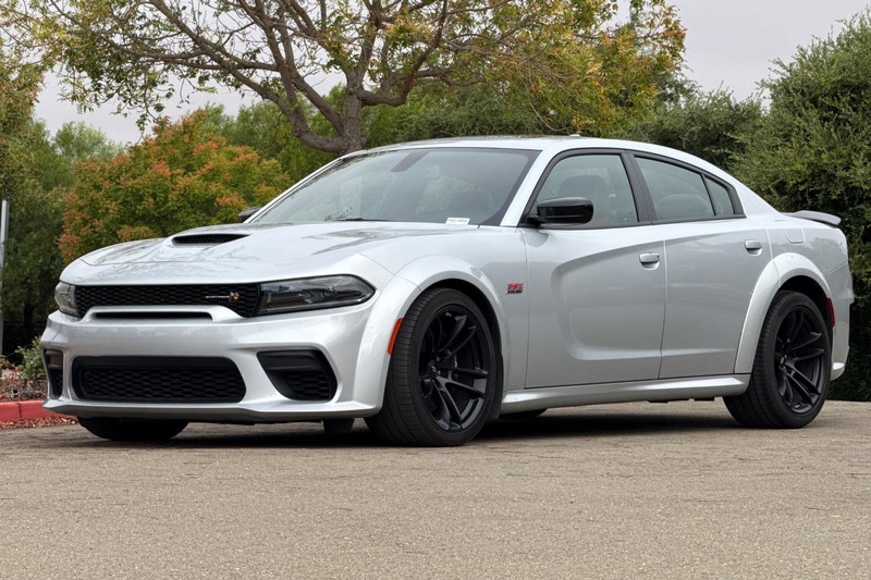 Dodge Charger Vehicle Full-screen Gallery Image 08