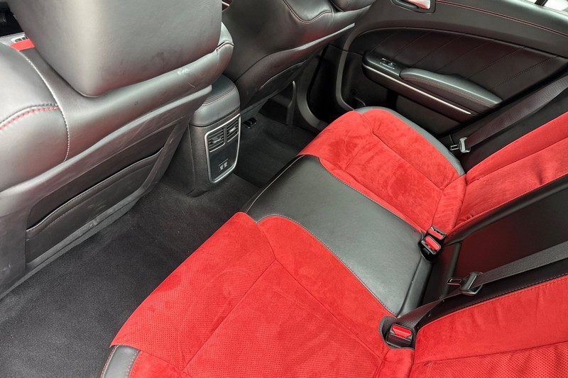 Dodge Charger Vehicle Full-screen Gallery Image 14