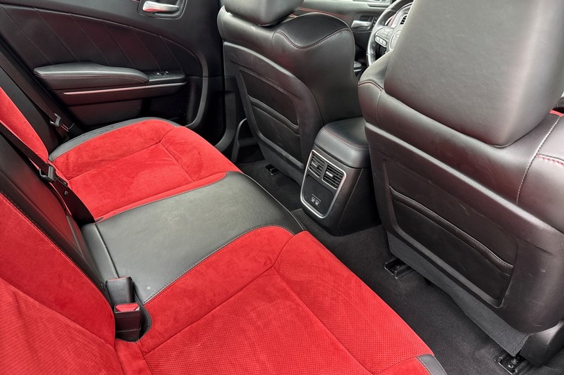 Dodge Charger Vehicle Full-screen Gallery Image 17