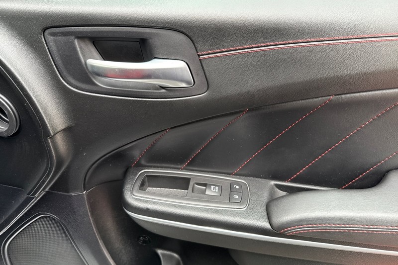 Dodge Charger Vehicle Full-screen Gallery Image 20