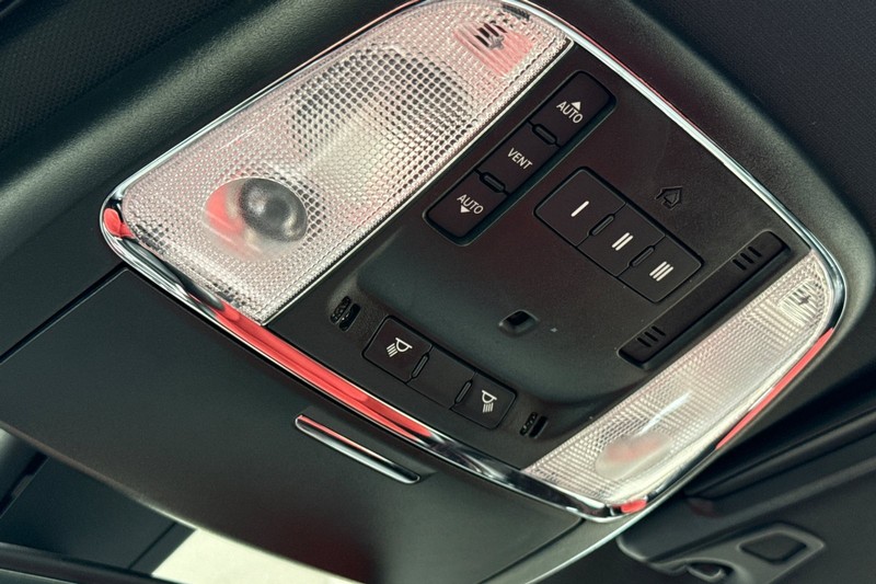 Dodge Charger Vehicle Full-screen Gallery Image 23