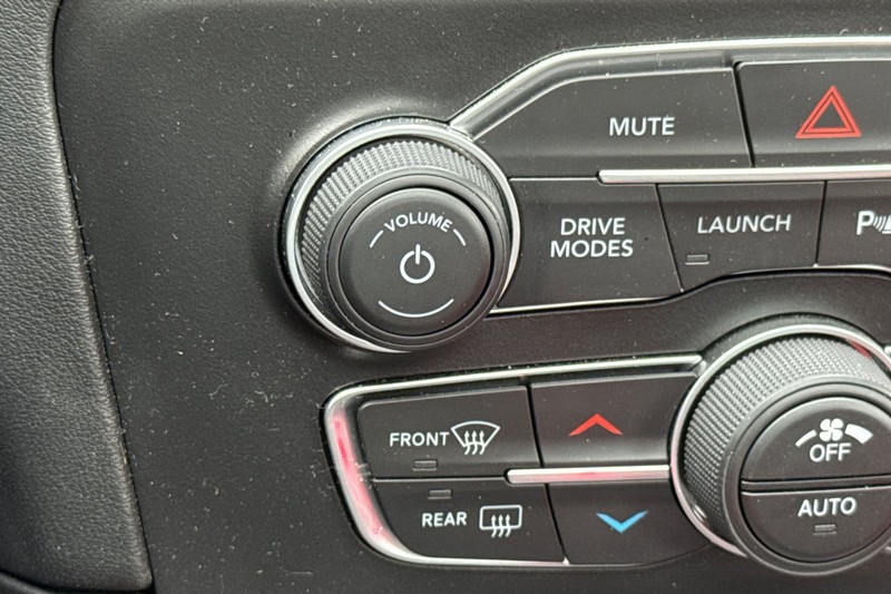 Dodge Charger Vehicle Full-screen Gallery Image 28