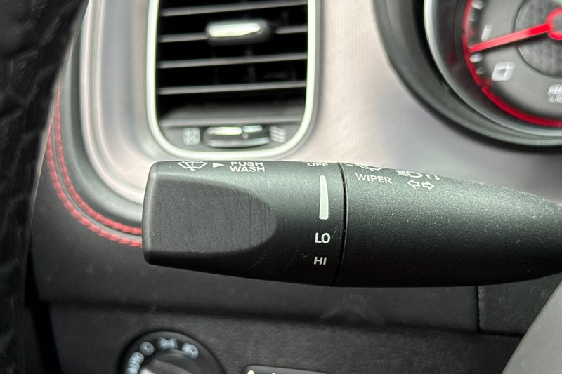 Dodge Charger Vehicle Full-screen Gallery Image 36