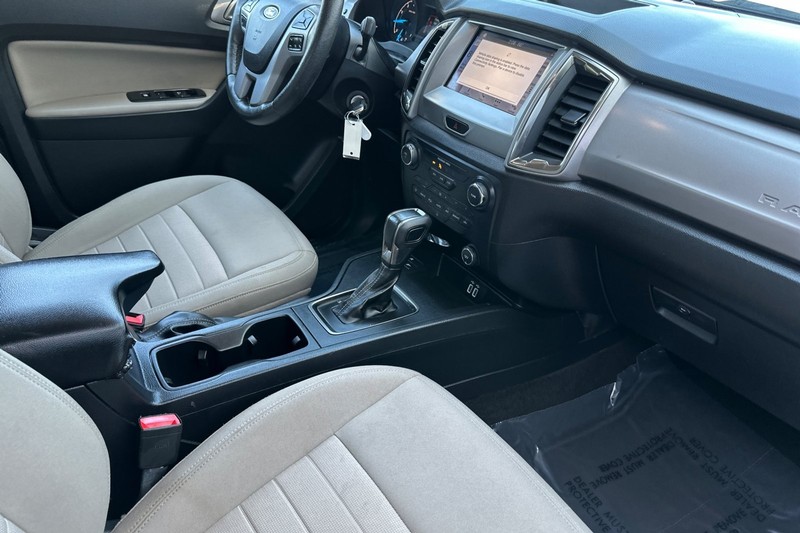 Ford Ranger Vehicle Full-screen Gallery Image 18