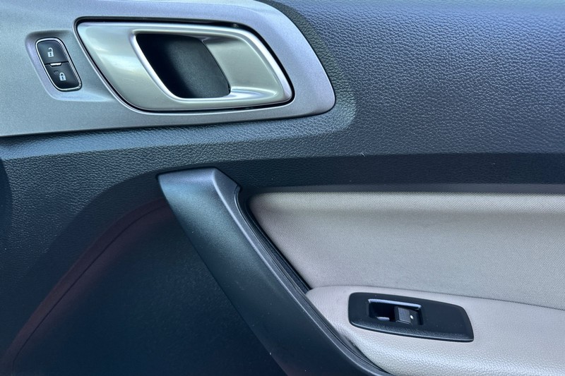 Ford Ranger Vehicle Full-screen Gallery Image 20
