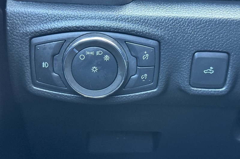 Ford Ranger Vehicle Full-screen Gallery Image 38
