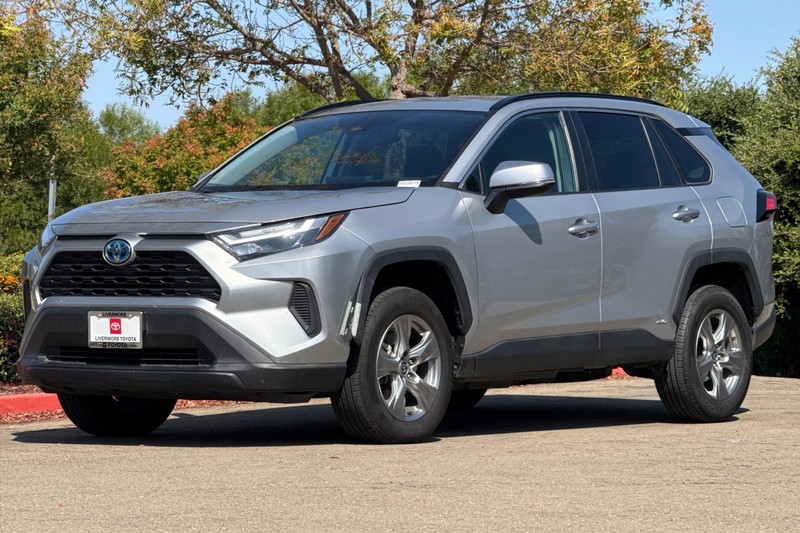 Toyota RAV4 Vehicle Full-screen Gallery Image 08