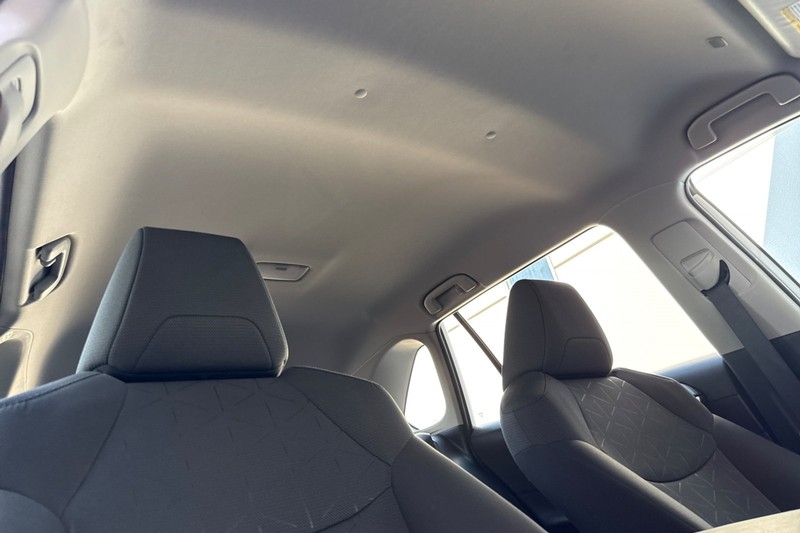 Toyota RAV4 Vehicle Full-screen Gallery Image 19
