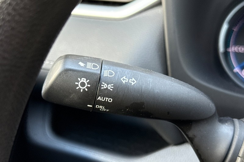 Toyota RAV4 Vehicle Full-screen Gallery Image 37