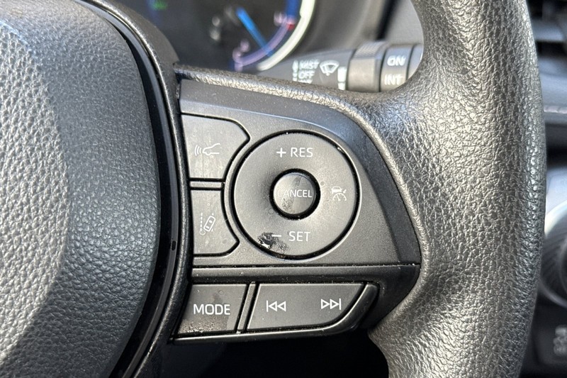 Toyota RAV4 Vehicle Full-screen Gallery Image 38