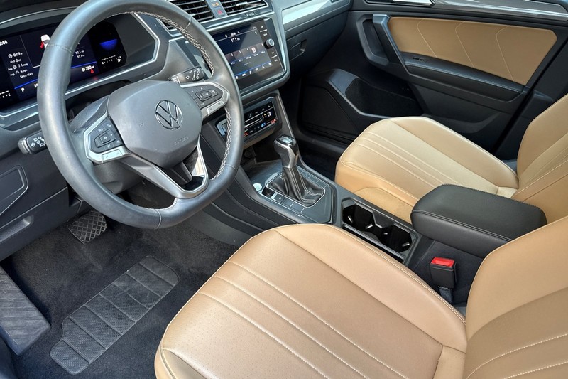 Volkswagen Tiguan Vehicle Full-screen Gallery Image 10