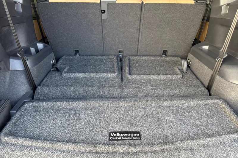 Volkswagen Tiguan Vehicle Full-screen Gallery Image 17