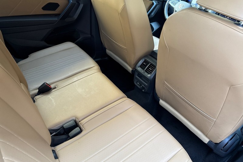 Volkswagen Tiguan Vehicle Full-screen Gallery Image 18