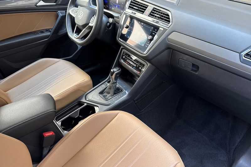Volkswagen Tiguan Vehicle Full-screen Gallery Image 19