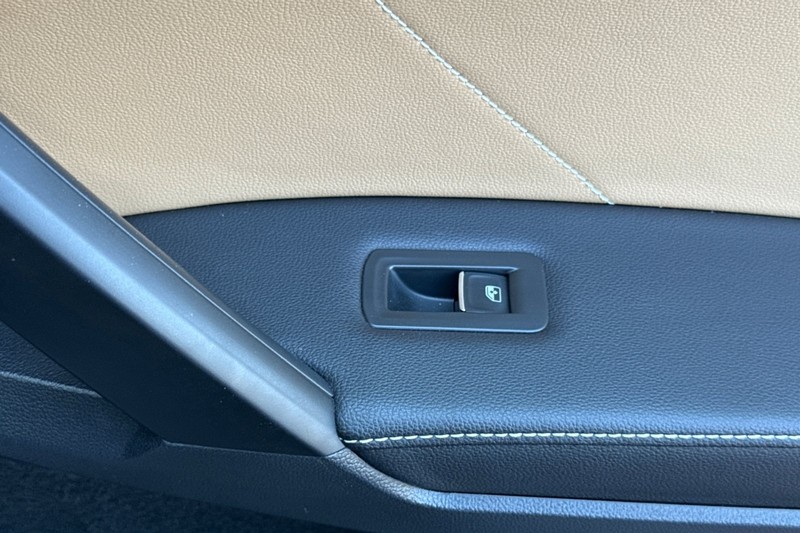 Volkswagen Tiguan Vehicle Full-screen Gallery Image 22