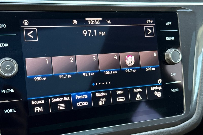 Volkswagen Tiguan Vehicle Full-screen Gallery Image 26