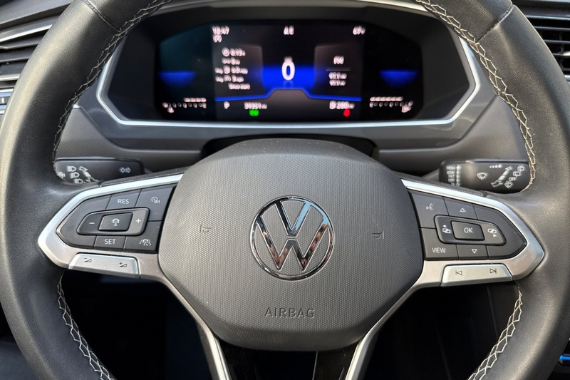 Volkswagen Tiguan Vehicle Full-screen Gallery Image 35