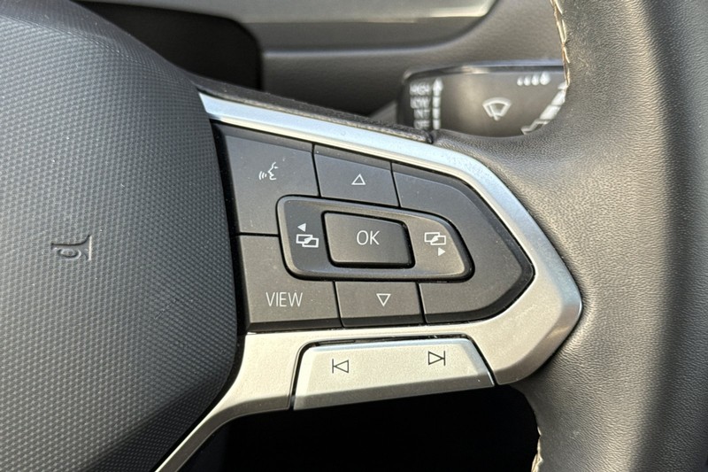Volkswagen Tiguan Vehicle Full-screen Gallery Image 38