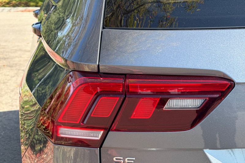 Volkswagen Tiguan Vehicle Full-screen Gallery Image 48