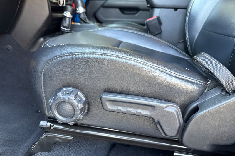 Jeep Wrangler Vehicle Full-screen Gallery Image 13