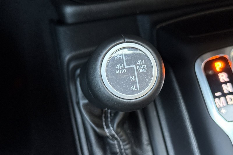 Jeep Wrangler Vehicle Full-screen Gallery Image 31
