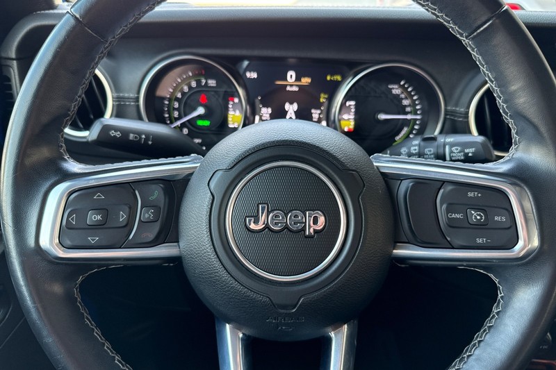 Jeep Wrangler Vehicle Full-screen Gallery Image 35
