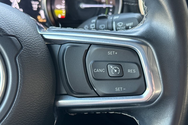 Jeep Wrangler Vehicle Full-screen Gallery Image 37