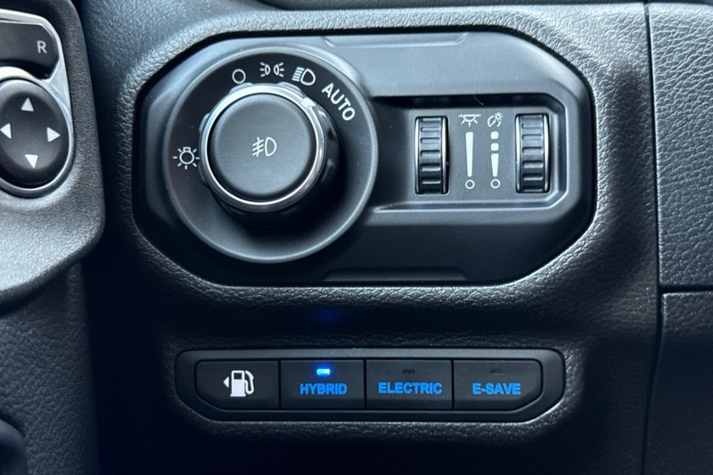 Jeep Wrangler Vehicle Full-screen Gallery Image 41