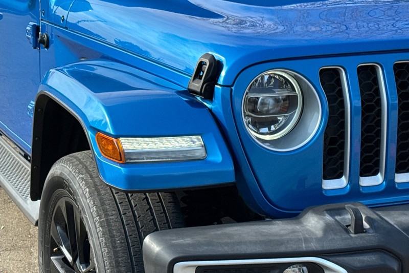 Jeep Wrangler Vehicle Full-screen Gallery Image 45