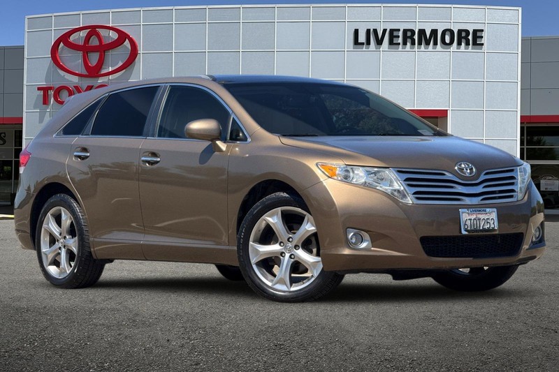 Toyota Venza Vehicle Full-screen Gallery Image 02