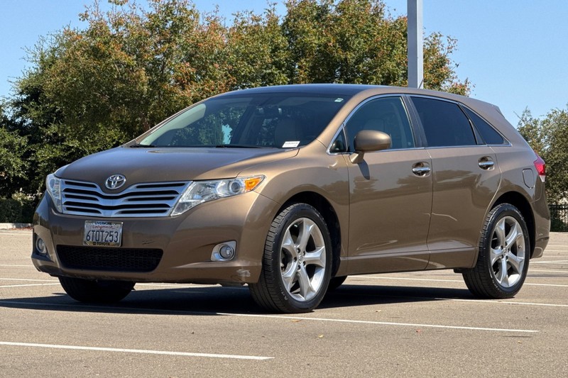 Toyota Venza Vehicle Full-screen Gallery Image 08