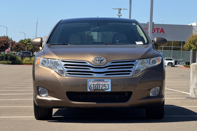 Toyota Venza Vehicle Full-screen Gallery Image 09