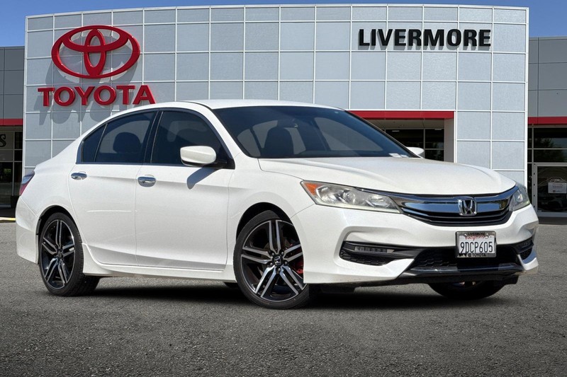 Honda Accord Sedan Vehicle Full-screen Gallery Image 02