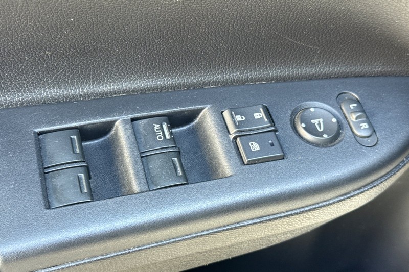 Honda Accord Sedan Vehicle Full-screen Gallery Image 12