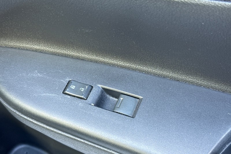 Honda Accord Sedan Vehicle Full-screen Gallery Image 21