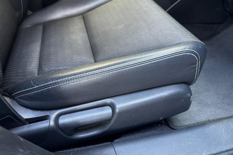 Honda Accord Sedan Vehicle Full-screen Gallery Image 22
