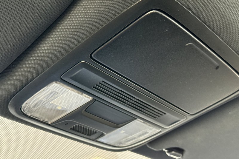 Honda Accord Sedan Vehicle Full-screen Gallery Image 23