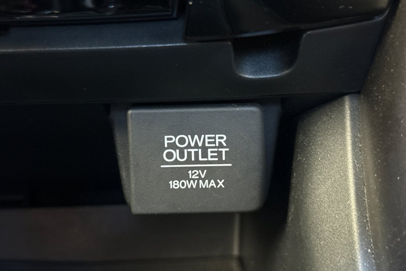 Honda Accord Sedan Vehicle Full-screen Gallery Image 30