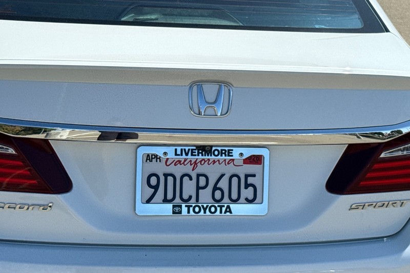 Honda Accord Sedan Vehicle Full-screen Gallery Image 46
