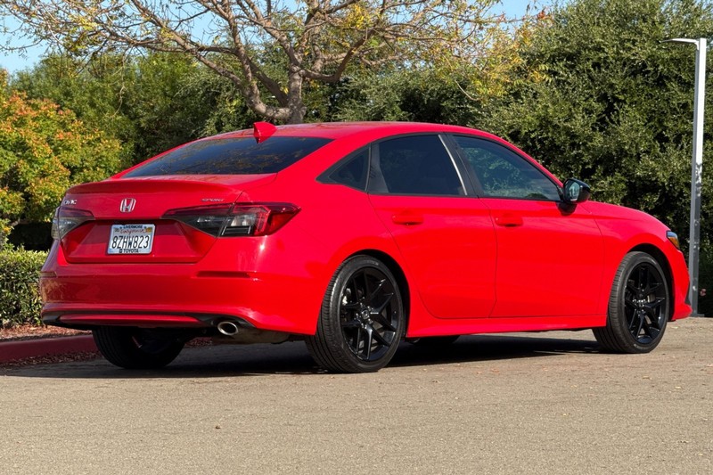 Honda Civic Sedan Vehicle Full-screen Gallery Image 04