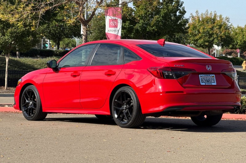 Honda Civic Sedan Vehicle Full-screen Gallery Image 06