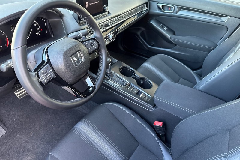 Honda Civic Sedan Vehicle Full-screen Gallery Image 10